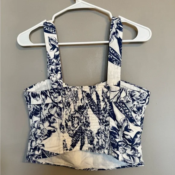 Abercrombie & Fitch Women’s Sweetheart Neck Cropped Print Women's Tank Top - Picture 7 of 10